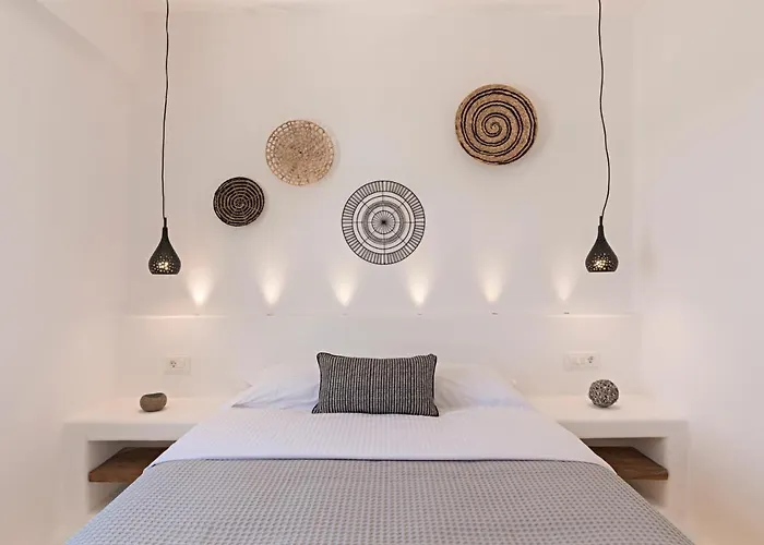 3 Elements By Stylish Oia