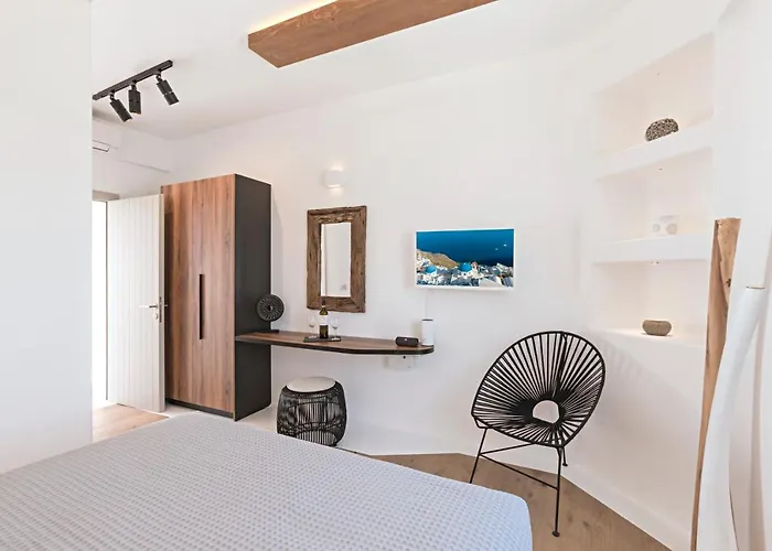 3 Elements By Stylish Oia