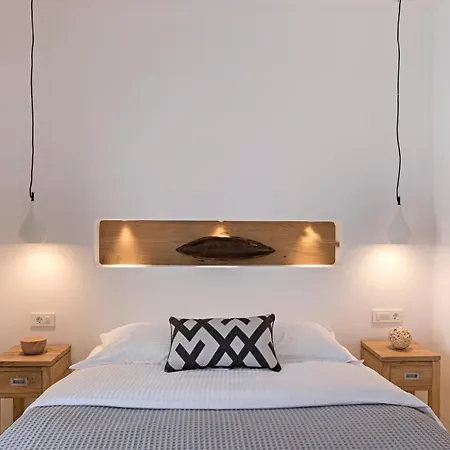 3 Elements By Stylish Apartment Oia (Santorini)