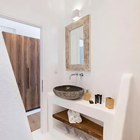 3 Elements By Stylish Apartment Oia (Santorini)